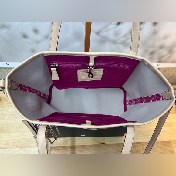 Coach Peyton Park Dream C Tote Pink with Light Beige Trim NºF1393-F26201 - Picture 6 of 14